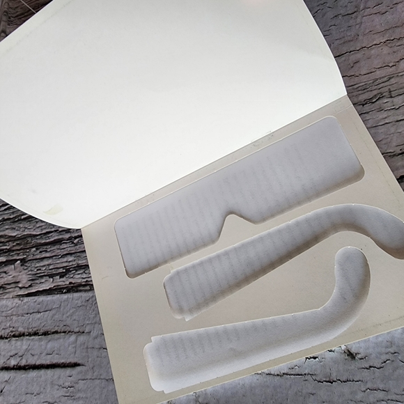 3/$25 (FRENCH) 2 Avatar Books - Picture 4 of 8